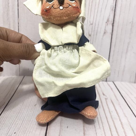 2005 ANNALEE Thanksgiving Mouse Girl Pilgrim Doll 7" Tall ***without basket - Picture 3 of 5